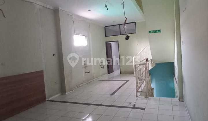 For Rent 3-Story Shop House in Strategic Karang Tengah Tangerang For Rent 3-Story Shop House in Strategic Karang Tengah Tangerang