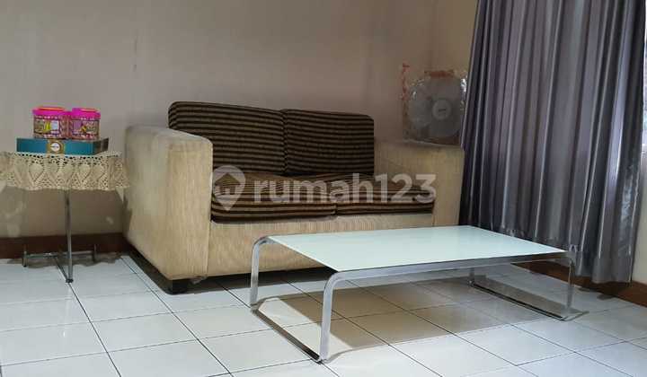 Rumah di Palmerah Harga NJOP Cocok Buat Kost Kostan Rumah di Palmerah Harga NJOP Cocok Buat Kost Kostan