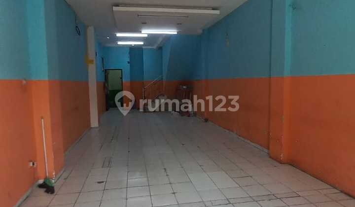 For Rent 3-Story Shop House in Strategic Karang Tengah Tangerang For Rent 3-Story Shop House in Strategic Karang Tengah Tangerang