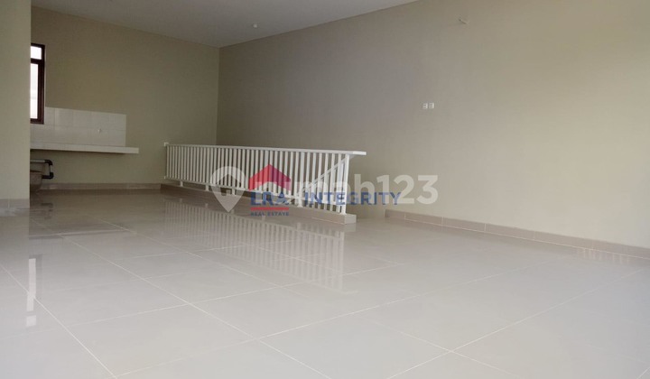 Negotiable! Best for Rent, Attached Shophouse Grand Taruma Commercial Karawang 2