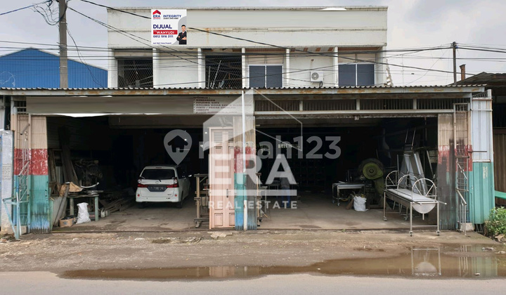 For Sale: Shop house located on the main road of Surotokunto, East Karawang. 1