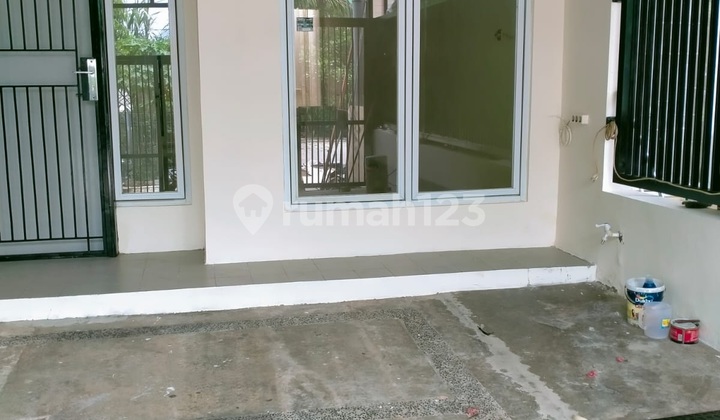 Rumah Hadap Utara, Harga Murah, Bisa Nego di Town House Park Residence Rumah Hadap Utara, Harga Murah, Bisa Nego di Town House Park Residence