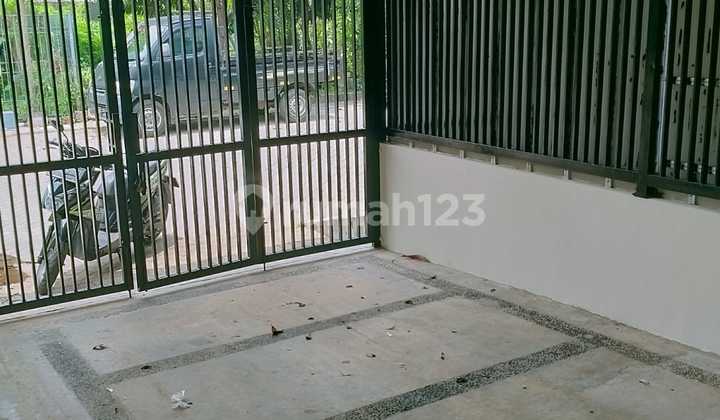 Rumah Hadap Utara, Harga Murah, Bisa Nego di Town House Park Residence 2