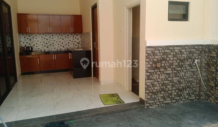 Rumah 2 Lantai Semi Furnish, Bagus, Siap Huni di Taman Surya 1