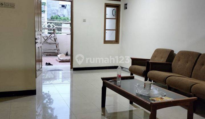 Rumah 2 Lantai Bagus, Full Furnish, Siap Huni di Taman Palem 2