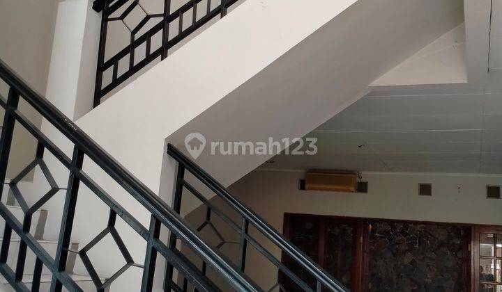 Rumah Bagus di Taman Surya 5, Jakarta Barat 2