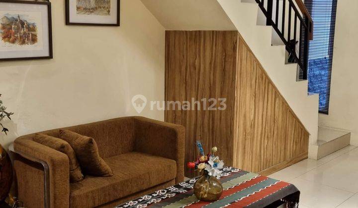 Rumah Full Furnish, Hadap Selatan, Harga Masih Bisa Nego, Kondisi Terawat, Rapi, Siap Huni di Permata Taman Palem 1