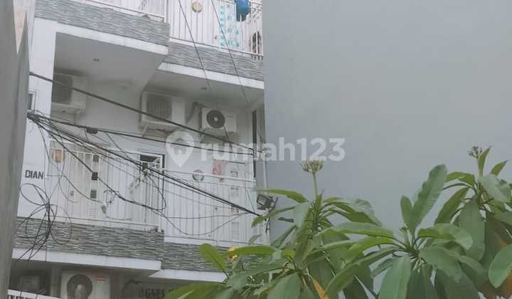 Rumah Kost di Jl. Alpukat Tanjung Duren, Hadap Selatan, Lokasi Strategis, Harga Masih Bisa Nego 