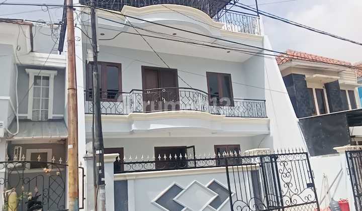 Rumah Taman Palem, Jakarta Barat 1