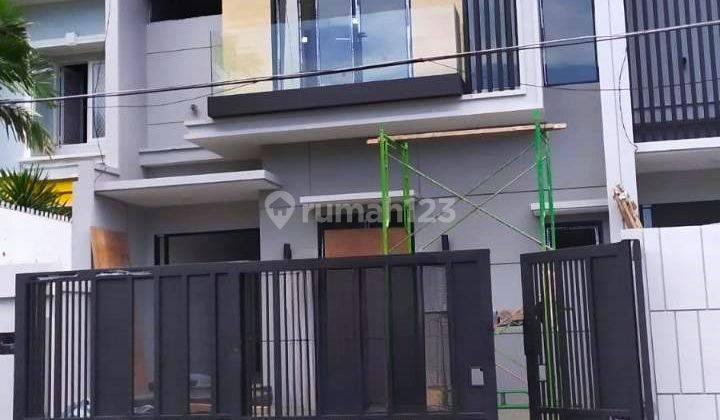 Dijual Rumah New Minimalis Mewah di Manyar Kartika Lokasi Strategis  1