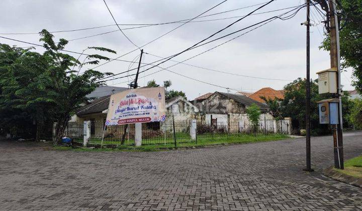 Rumah Hitung Tanah di Semolowaru Tengah, Lokasi Istimewa Row Jalan 3 Mobil 1