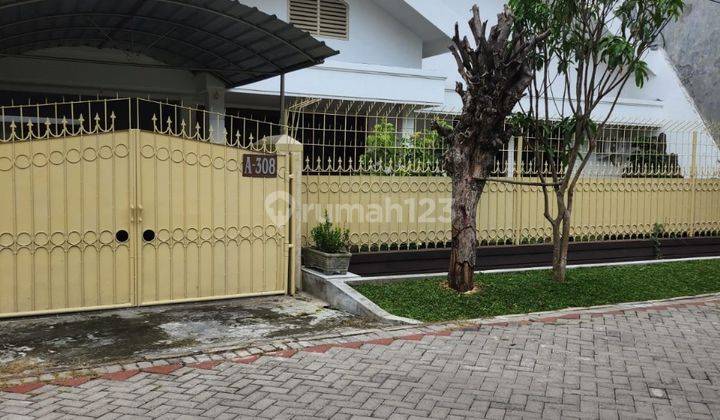 JUAL RUMAH SIAP HUNI 1.5LANTAI di Dharmahusada Indah STRATEGIS LEBAR JALAN 3 MOBIL 1