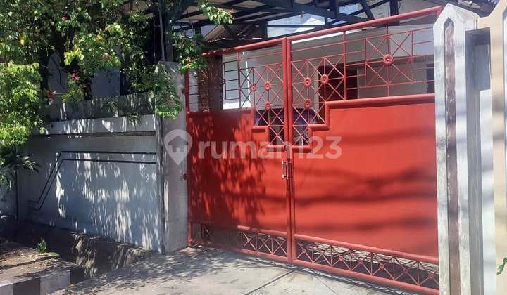 Comfortable & Well-Maintained Residence in Kutisari Selatan, Surabaya 2