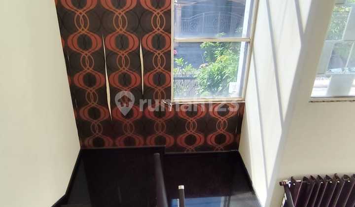 Minimalist Luxury House on Boulevard Taman Pondok Indah 2