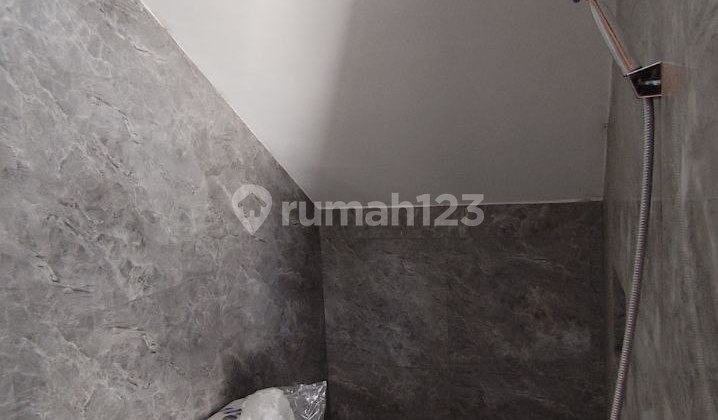 Rumah New Scandinavian di Prapen Indah Dekat Jemursari 2