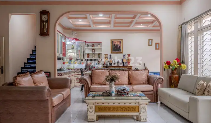 Luxury House Ready to Live in Karah Indah Near Ketintang 2