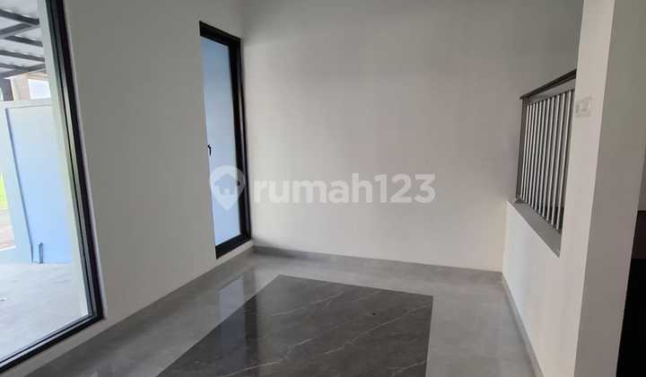 Luxury house in Palm Beach, Pakuwon City 2