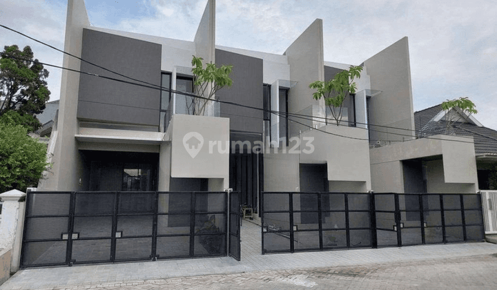 Rumah New Minimalis di Manyar Tirtoasri Row 4 Mobil  1