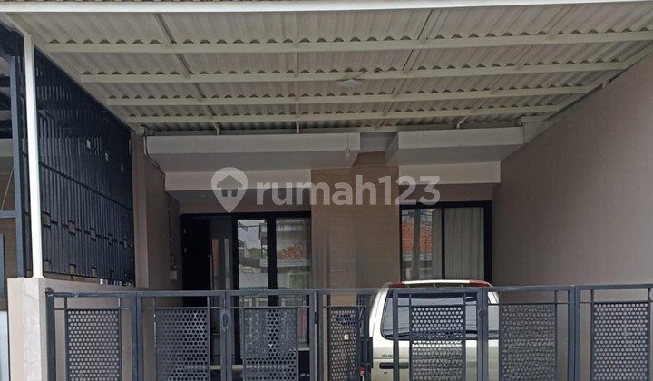 Rumah di Jual Semi Furnished Siap Huni di Lebak Arum Surabaya Rumah di Jual Semi Furnished Siap Huni di Lebak Arum Surabaya