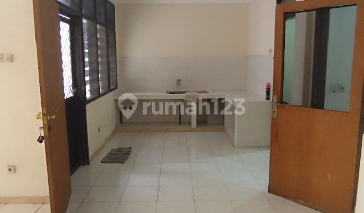 House in Mojoarum can be used for boarding, strategic location near Dharmahusada, Unair. 2