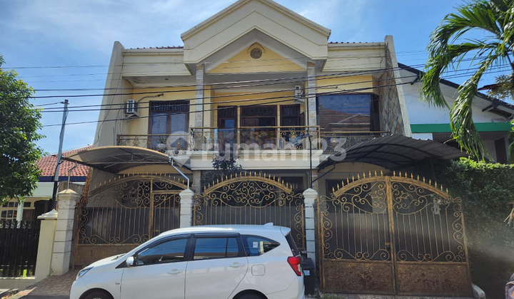 Rumah mewah 2 lantai di Ketintang Baru dekat raya 1