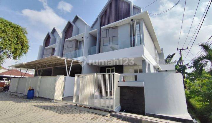 Rumah Modern Baru di Kawasan Hunian Eksklusif Manyar Tirtoyoso Desain Baru Lebih Modern Lokasi Strategis Dekat Merr 2