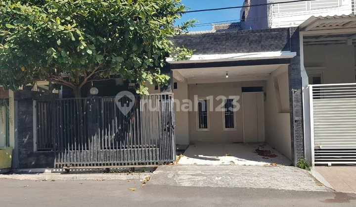 Rumah 1.5 Lantai di Nginden Intan Siap Huni dekat Kampus