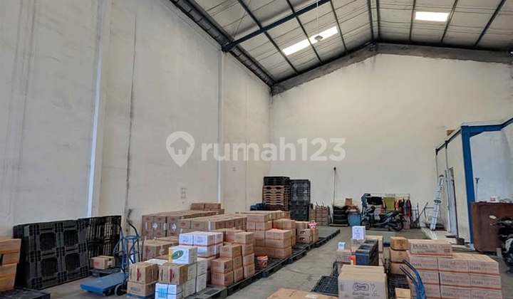 GUDANG SIAP PAKAI ROW JALAN LEBAR DI PERGUDANGAN RITZGATE