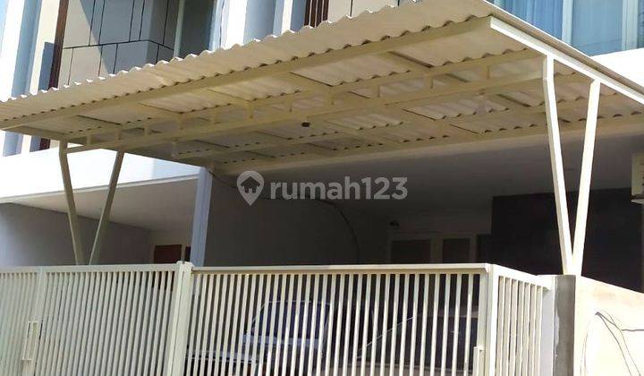 Rumah Modern Baru di Kawasan Hunian Eksklusif Manyar  2