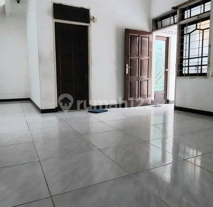 Hunian Terawat 2 Lantai Di Baratajaya dekat raya 2