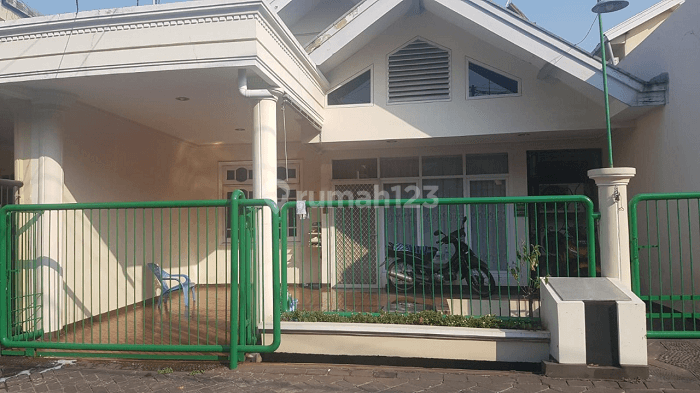 Rumah Second di Nirwana Eksekutif Terawat One Gate 1