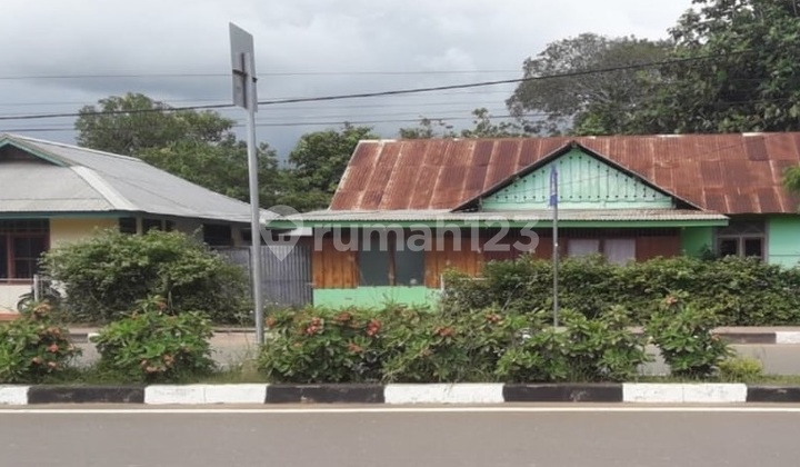 For Sale: Very strategic house on Mandala main road, Merauke, Papua.