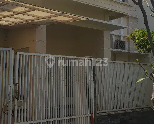 Rumah mewah minimalis di Gayungsari Barat Rumah mewah minimalis di Gayungsari Barat