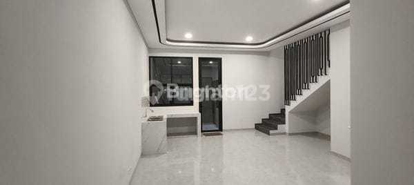 Rumah Modern Baru di Kawasan Hunian Eksklusif Manyar Tirtoyoso Desain Baru Lebih Modern 2