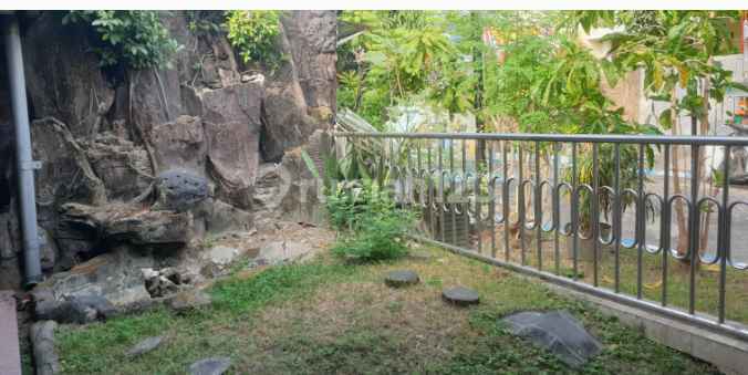 Two-story house in a strategic location, safe, quiet, and comfortable neighborhood in Barata Jaya. 2