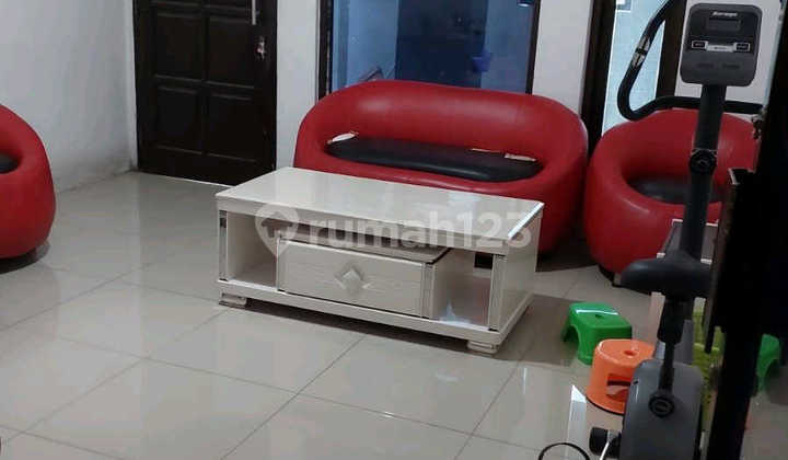 2-story ready-to-occupy house in Ngagel Madya, suitable for boarding. 2