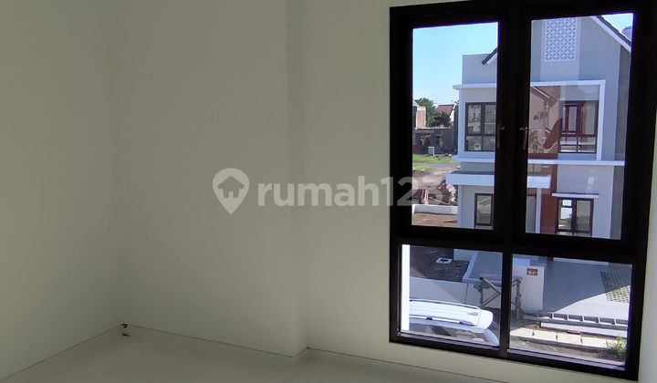 One gate system housing near UPN and MERR campus. 2