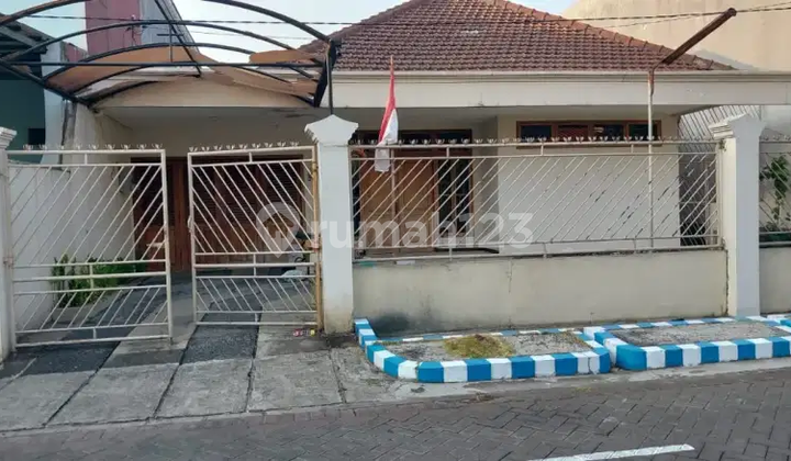 Price Drop! Strategically located house in Kendangsari near the main road.