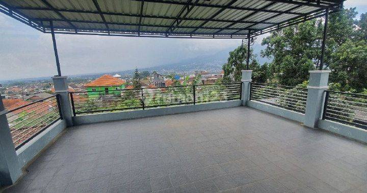 Rumah Villa Homestay Super Huge Type di Kota Wisata Batu 2