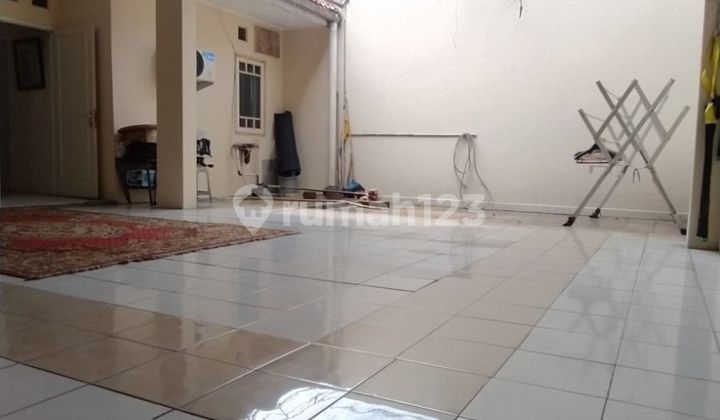 Simple 1-Story House in Nusaloka BSD 2