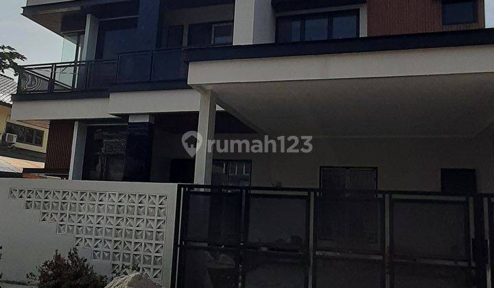 Rumah baru minimalis modern di Griya loka BSD  2