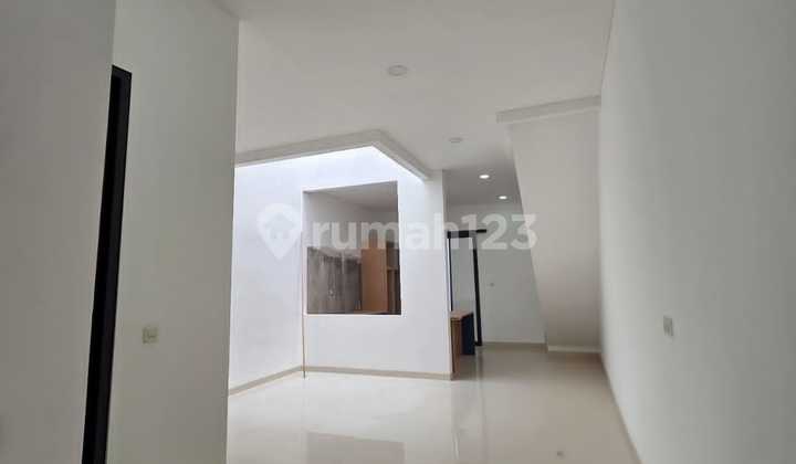 Rumah Baru 2 Lantai Siap Huni Di Metland Puri 2