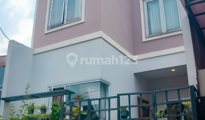 Rumah Rapi 2 Lantai Di Villa Bintaro Regency