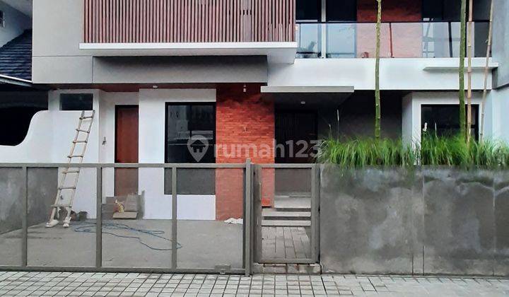 Rumah Modern Minimalis 2 Lantai Siap Huni Di Bsd 1