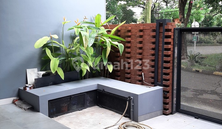 Rumah Modern Minimalis Keren Di Kencana Loka Bsd 2