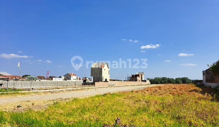 5 Menit Hotel Lorin, Tanah Colomadu Mangku Jalan Aspal