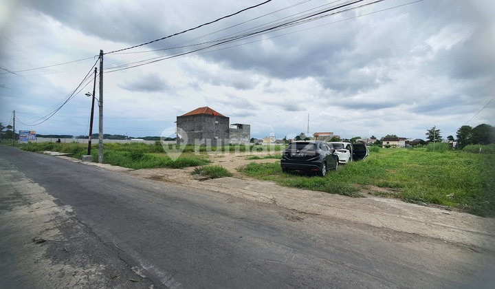 4 Minutes to Keraton Kartosuro, Land on Jl. Wisnu Kartasura.