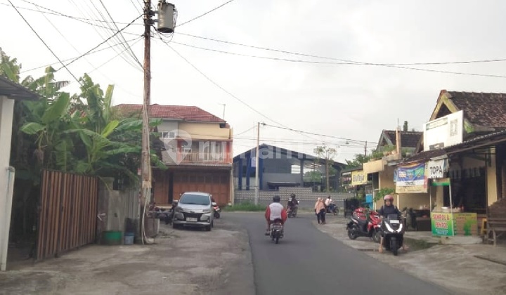 3 Menit RS Surgery Karima Utama, Tanah  JL. Blateran Kartasura 2