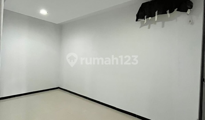 Disewakan Rumah 3 Lantai Anggrek Permai Baloi 8