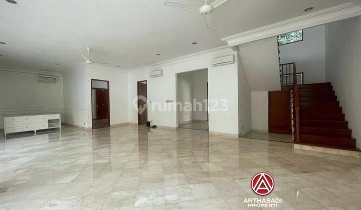 Rumah Cantik Modern Tropis, Strategis Di Lingkungan Nyaman  2